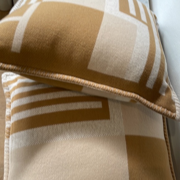 AUTHENTIC Hermes Ithaque Pillow Sold as a PAIR new w dust bags &original receipt - Picture 11 of 13